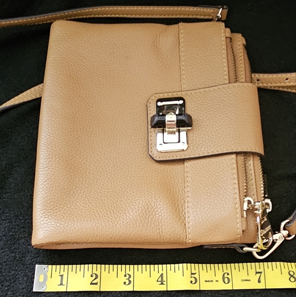 Stauer Tan/Light Brown Pebble Leather Crossbody Bag - Picture 10 of 11